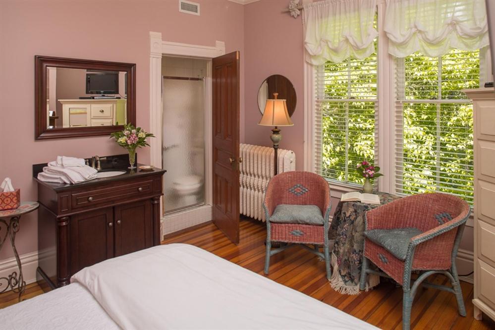 Double Room with Private Bathroom interior